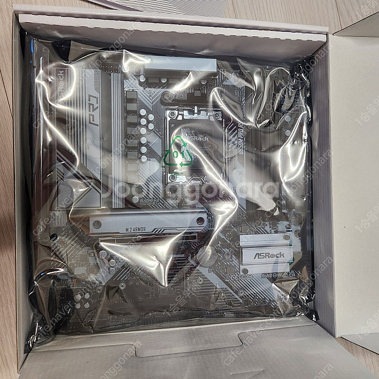 ASRock B650M PRO RS (1회장착 신품) 팝니다.--1