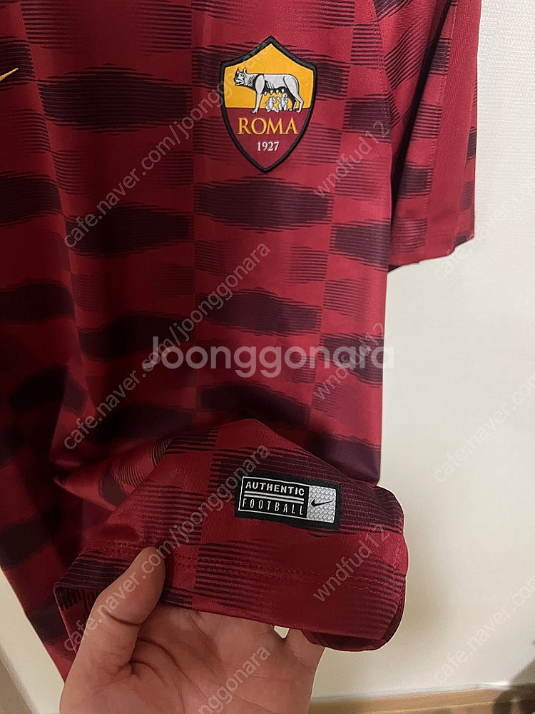 나이키 AS로마 트레이닝 반팔 팝니다. 사이즈 해외M--3