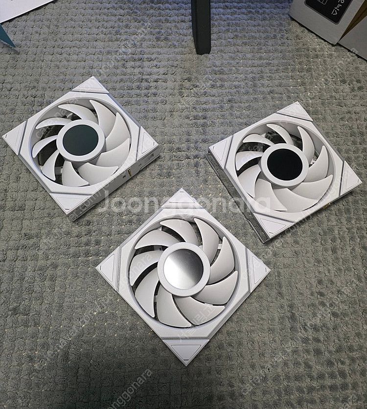 유니팬 tl120 lcd 3팩 정방향 팝니다--0