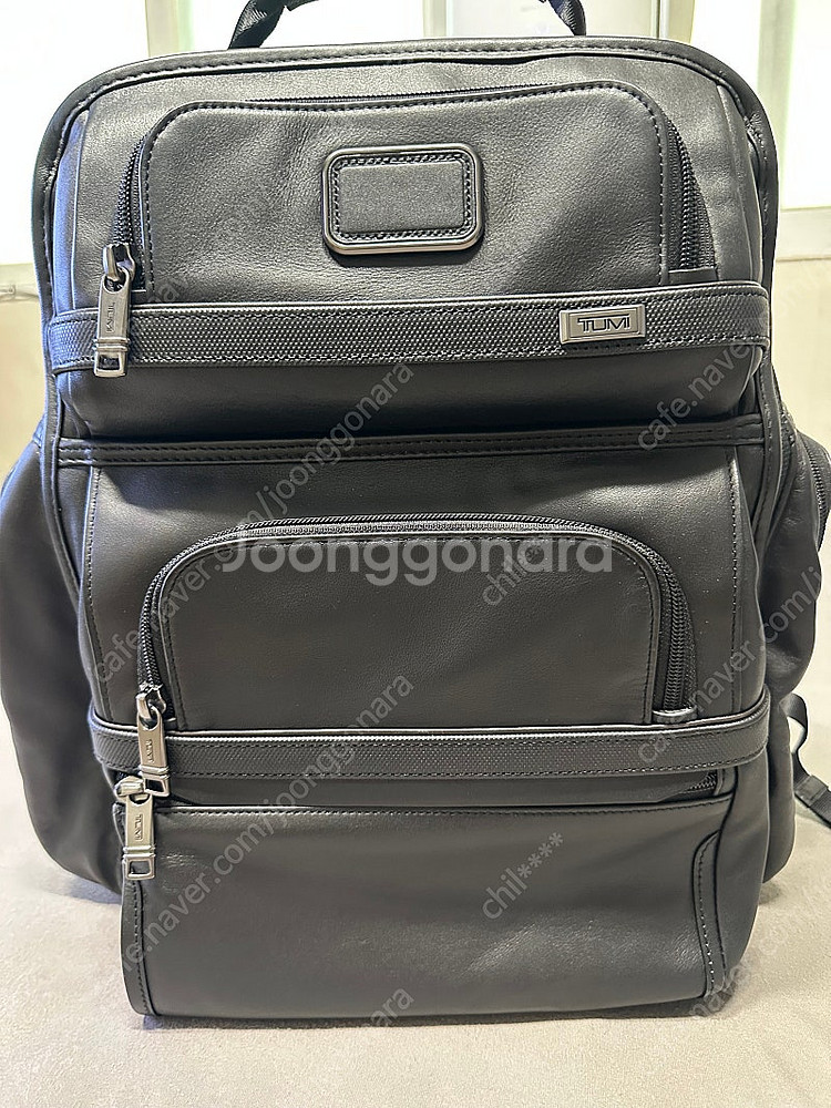 투미 알파 브리프 가죽 백팩팝니다--0