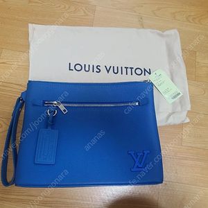 루이비통 테이크오프 파우치 M82270