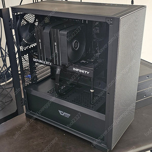 9800X3D, RTX5070, DDR5 32G, SSD 1TB 구입한지 3주된 본체 판매 합니다. 구성품 박스 있습니다. [가격인하] 직거래 경기도 하남시