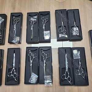 장소천 미용가위 미사용 신품 각종 13개 전부 택포 40만원으로 인하/ 오늘한정 10%할인해 드립니다.