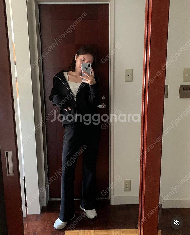 드혀니 세일러웜집업 블랙 새상품--1