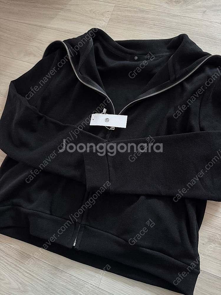 드혀니 세일러웜집업 블랙 새상품--3