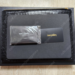 생로랑 YSL 금장 태블릿 케이스 악어가죽 블랙 클러치백 판매 합니다.