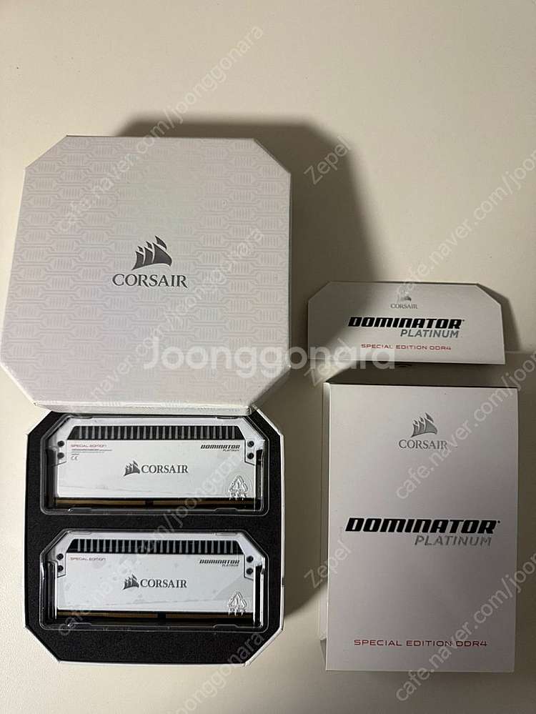 DDR4 커세어 도미네이터 스페셜 에디션 화이트 32G...--0