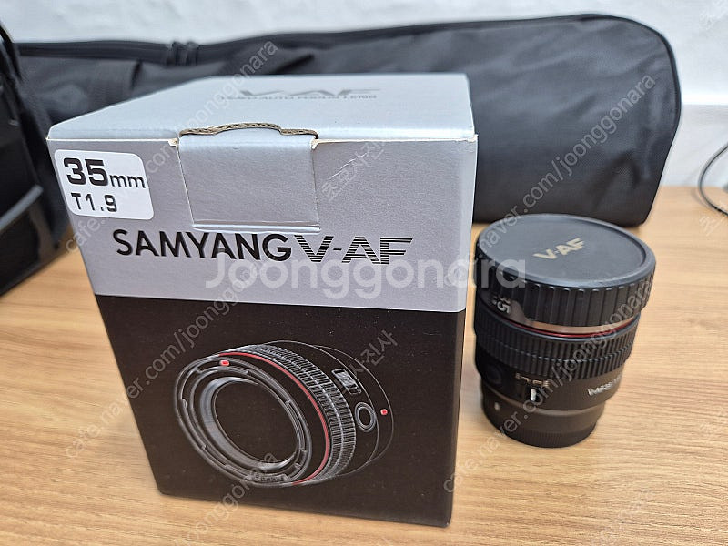 삼양V AF 35mm 1.9 소니용 팝니다--1