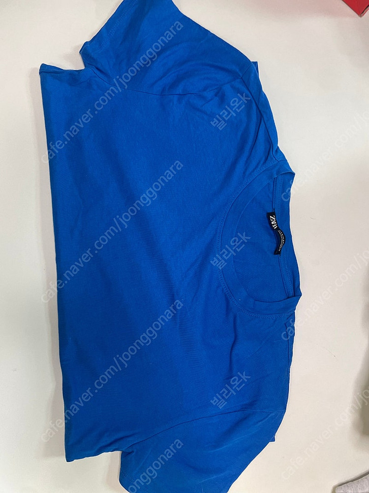 자라 파랑 티셔츠 흠뻑쇼 이미지