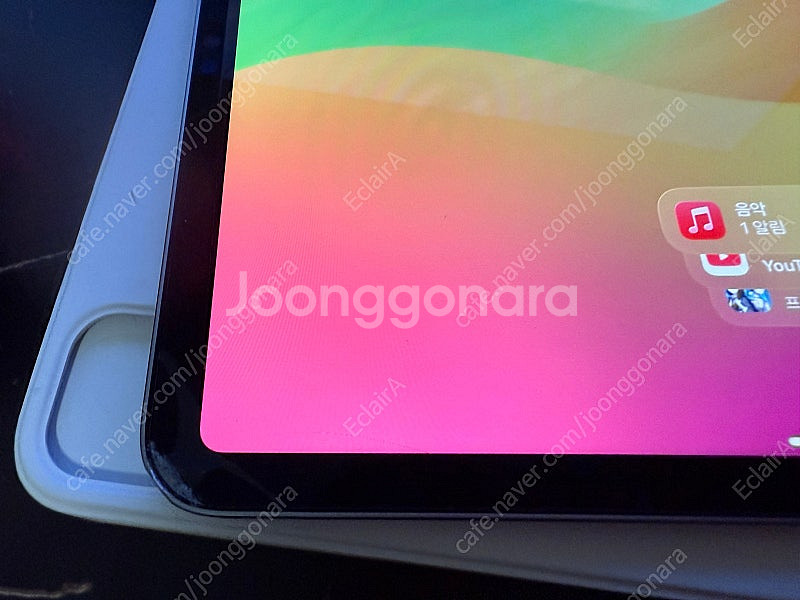 아이패드 11 m2 128gb + 매직키보드 판매합니다--4