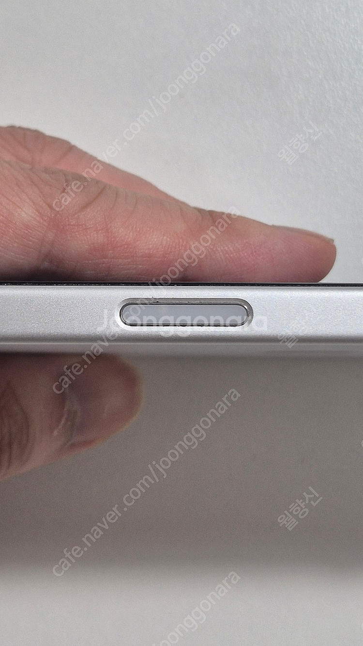 아이폰16 화이트 128gb A급 박풀 판매합니다.--5