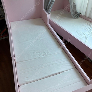이케아 부숭에 침대, 옷장, 수납장