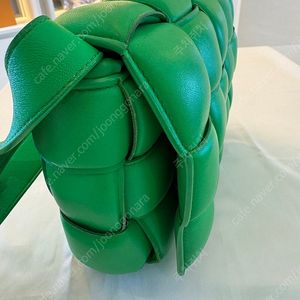 보테가베네타 패디드 카세트백 미디움 그린 숄더백