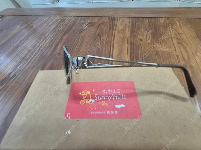 베르사체. 미쏘니 안경. 선글라스 이미지