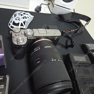 소니 A7C2 카메라 + 탐론 28-200 렌즈 판매합니다