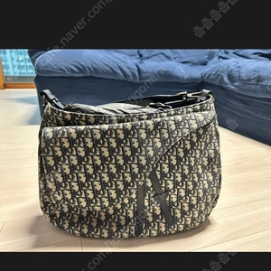 디올 오블리크 새들 소프트 백 판매합니다