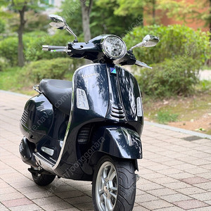 24년 베스파 GTS300 ABS 스마트키 블랙불카노 3천키로 저렴히 판매