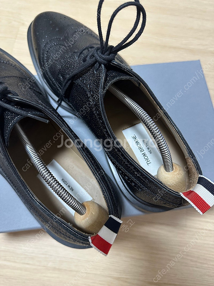 톰브라운 윙팁 블랙 270 us9--1