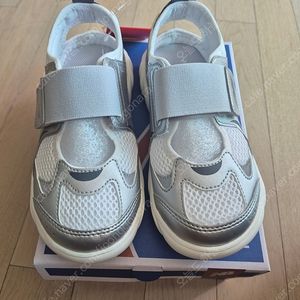 새상품 뉴발란스 프리들 200