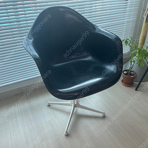 임스 암체어 라폰다베이스 네이비 (eames chair lafonda)