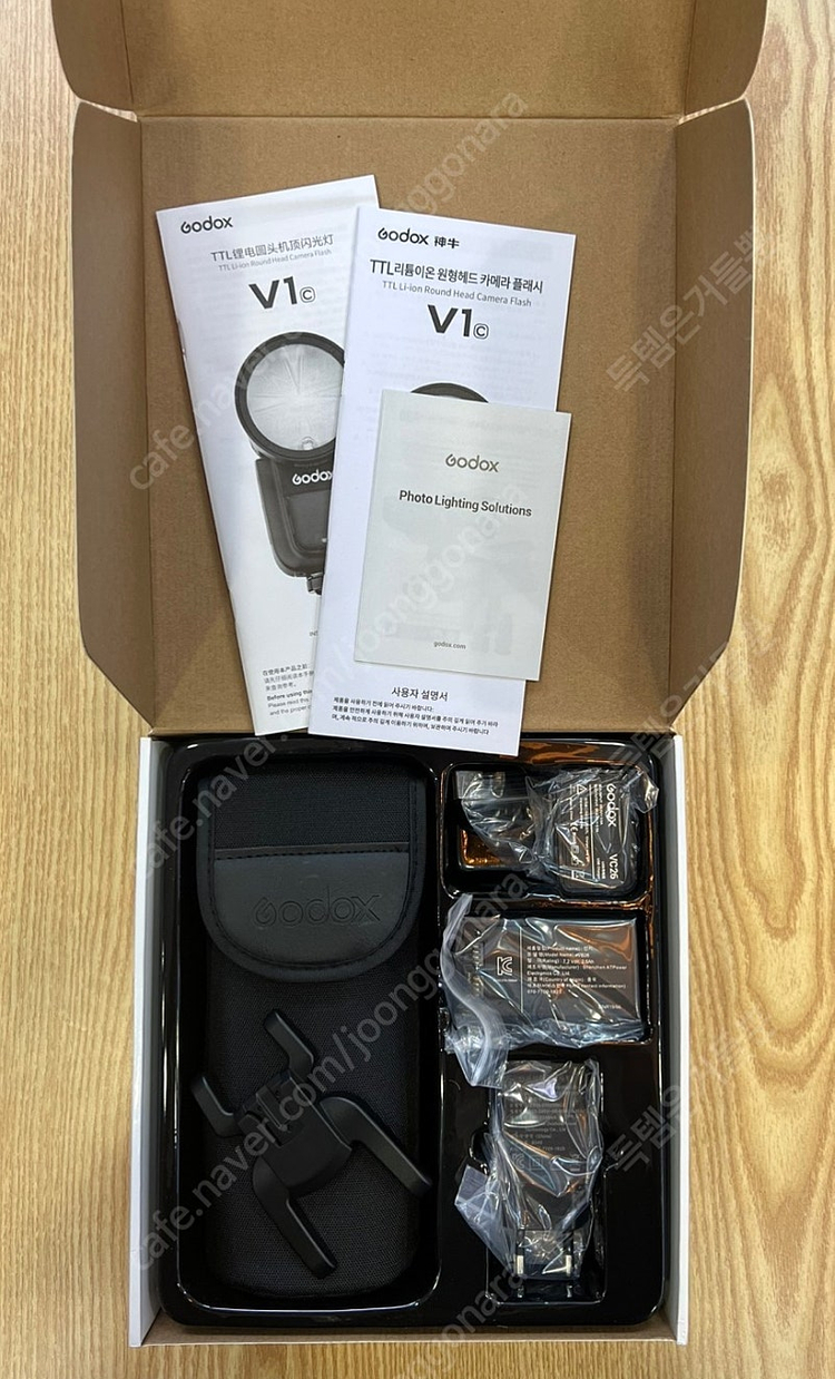 [고독스] Godox V1 플래쉬 조명 판매합니다!--3
