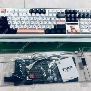 aula f108 올리비아 화이트 팝니다 (세이야축)