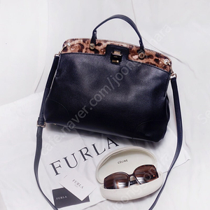 훌라 (FURLA) 파이퍼 럭스 송치 레더 원핸들 토트.숄더백
