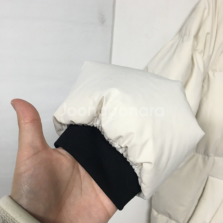 뉴발란스 여성 액티브 구스 패딩 xs / 랑방 마인 오브제 타임 럭키슈에뜨 산드로 마쥬 오르 시에 시스템--4