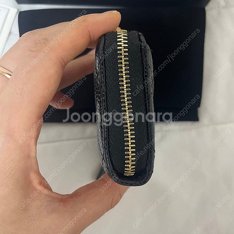 오늘만)(백화점 정품)샤넬 캐비어 카드지갑 지퍼 금장--4