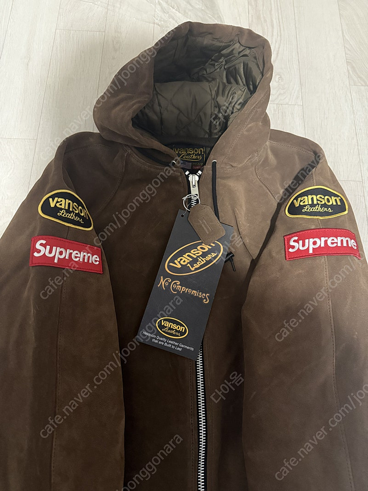 [L] 슈프림 x 밴슨 레더 후드 워크 자켓 스웨이드 - 24FW--3