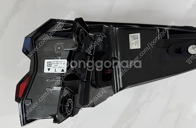 BMW 정품 G30 LCI용 테일램프 한쪽 팔아요--2