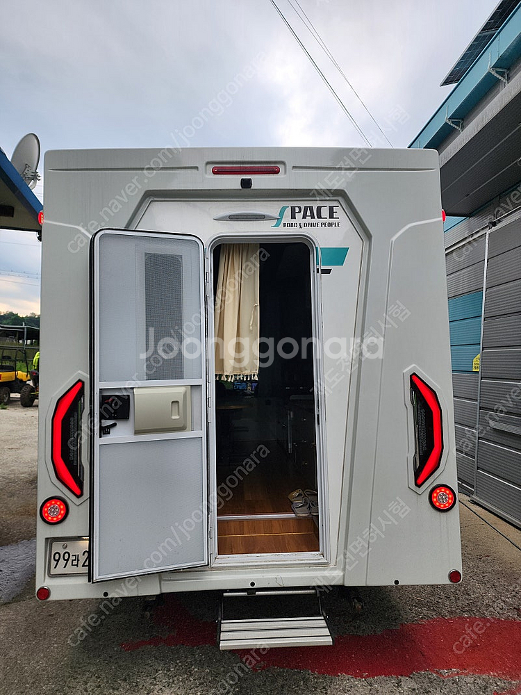 2024년식 스페이스알렌시아 640 푸드트럭 캠핑카 판매합니다! 년식짱짱 옵션 짱짱 가격짱짱짱 출고가1억3천 바로영...--3