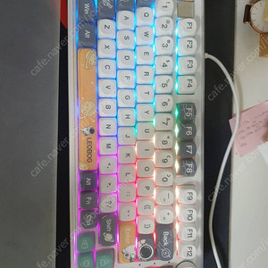 Hi75 우주비행사 풀알루 기계식 키보드 판매합니다.