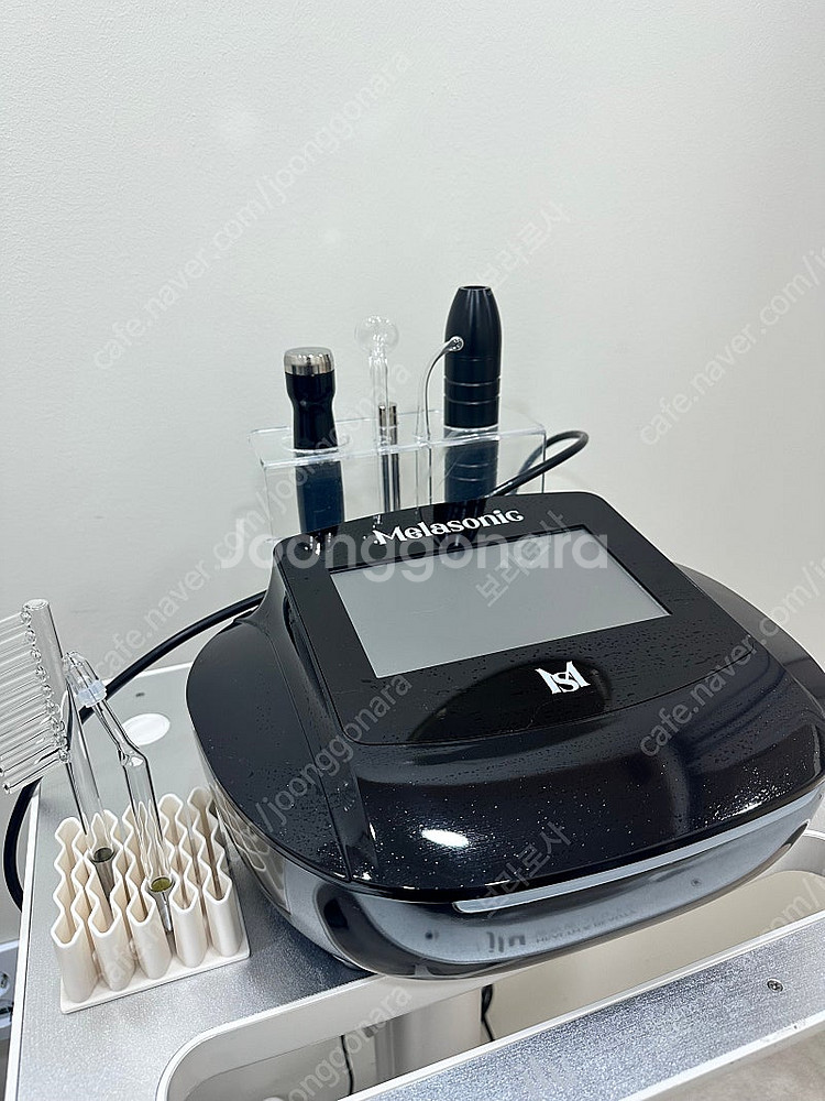 멜라소닉 미용기기 판매합니다.--0