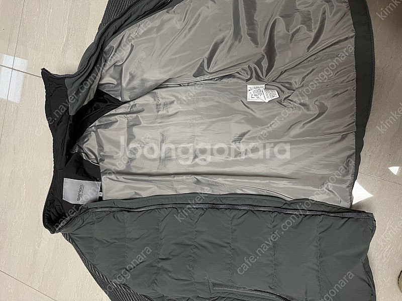 series 니트패딩(구스 점퍼)팝니다.--3