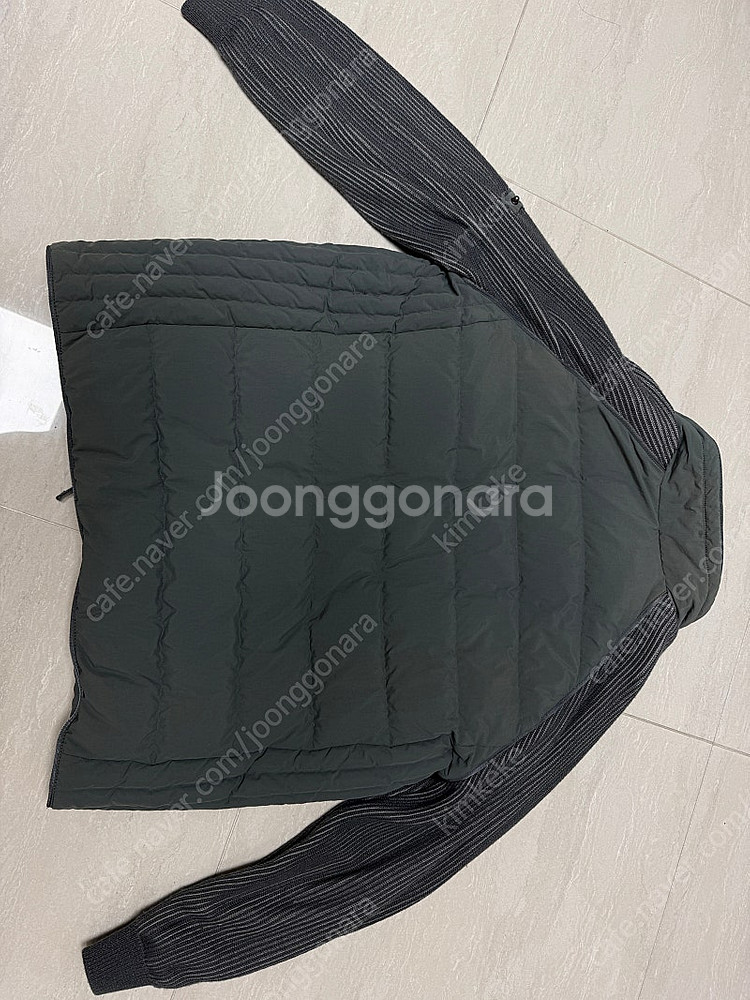 series 니트패딩(구스 점퍼)팝니다.--4