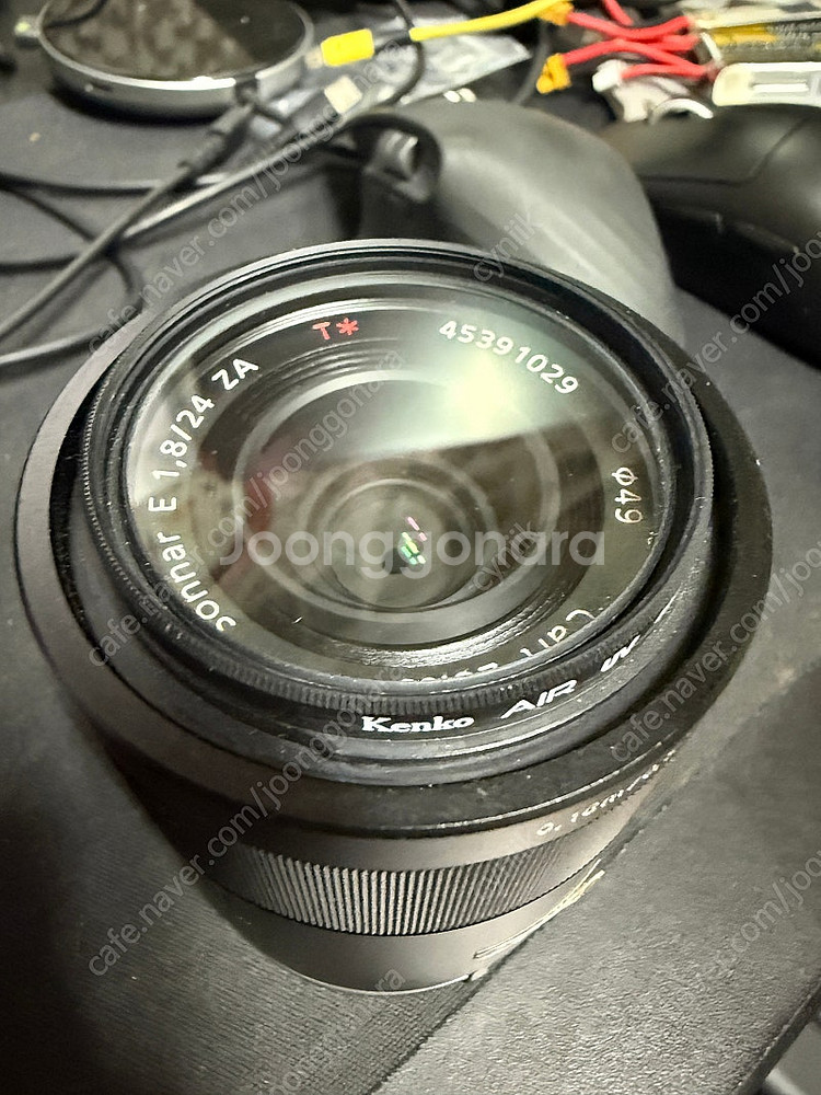 칼이사 렌즈팝니다. 소니 24mm f1.8 za (se...--0