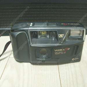 YASHICA T3D + ZEISS 35mm F2.8