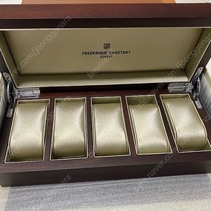 [새상품] 프레드릭콘스탄트 시계 원목 5구 보관함