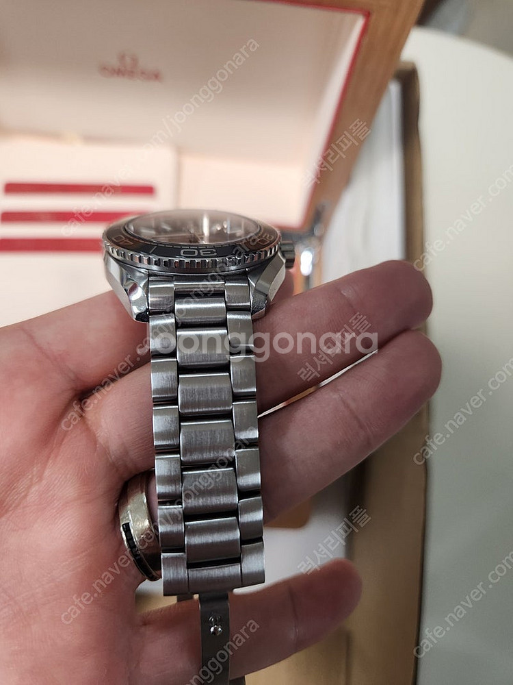 정품 오메가 신형 씨마스터 플래닛오션 검판 39.5mm...--4