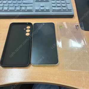 갤럭시 퀀텀4 s급 판매해요(케이스, 필름 포함)