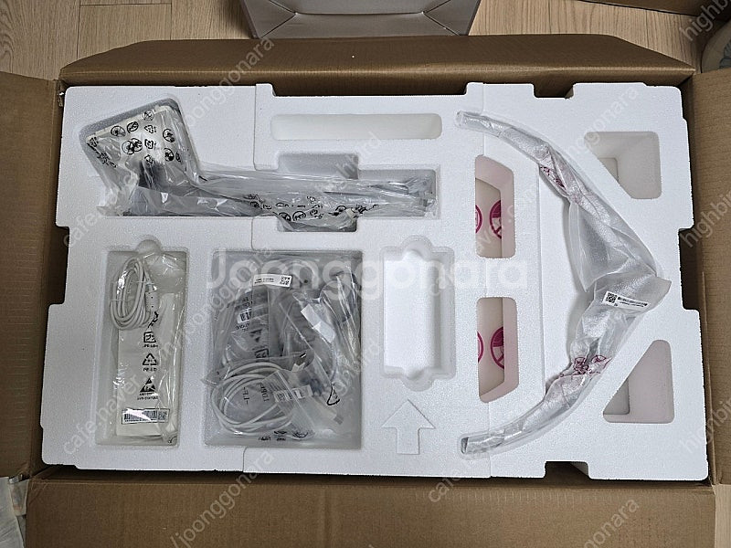 LG 32인치 4k 울트라파인 모니터 32UQ850V--7