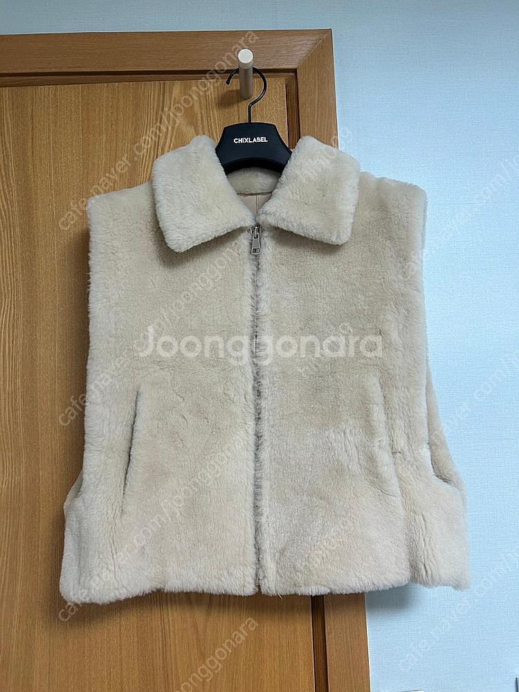 [아떼 바네사브루노] 양모피 베스트--0