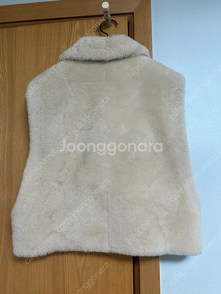 [아떼 바네사브루노] 양모피 베스트--1