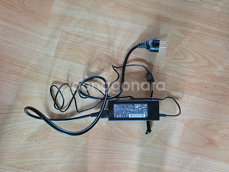 LG 모니터 팝니다 (32mb25hm)--2