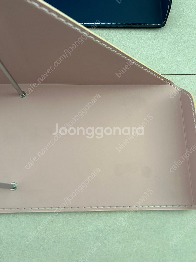 컴프프로 가죽 책꽂이2개 일괄팝니다!--2