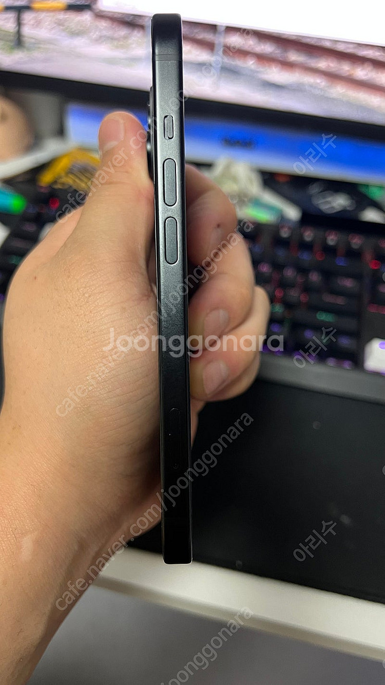 아이폰 15 블랙 256 부품용 팝니다.--3