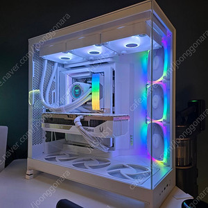 NZXT H9 flow RGB V2 화이트 (글카 나사 고정 부위 1개 손상) 싸게 팝니다.