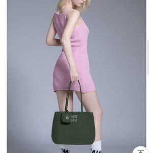 [새상품] 마르헨제이 여성가방 카일라숄더백 라지 그린색 택제거상품 팝니다.(최종가격)