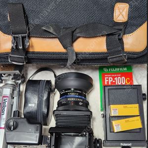 마미야 RZ67pro2(A급), 4LR44 노출OK, MAMIYA Z 렌즈 110/1:2.8(제짝,깨끗함), Polaroid 팩, 후레쉬, 카메라가방.